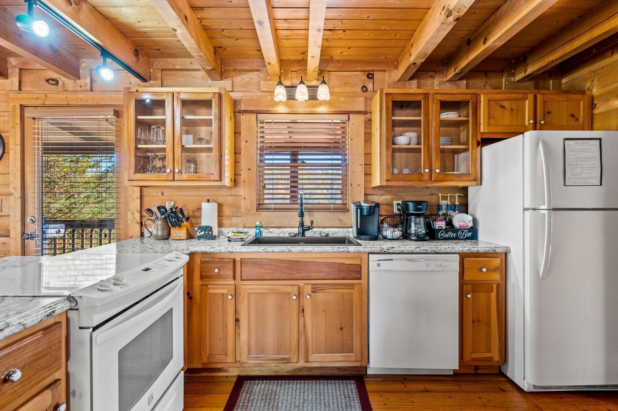 Bearfoot Pines - True Log Cabin - Wi-Fi, Hot Tub, Fishing, Deck With Views! - Mins To Pf Sevierville Exterior foto